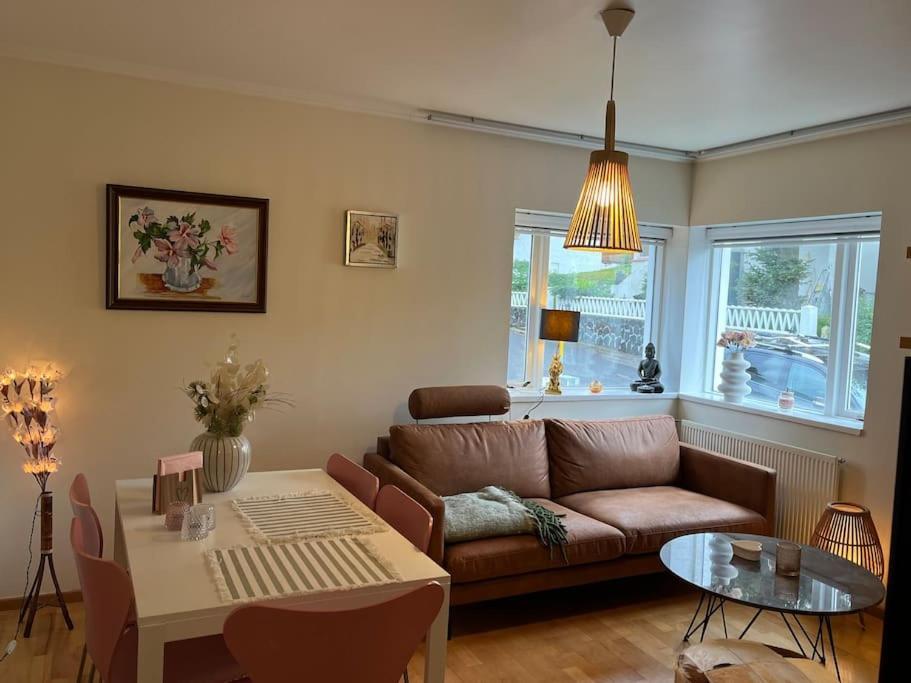 Charming 3 Bedroom Apartment Akureyri Eksteriør bilde